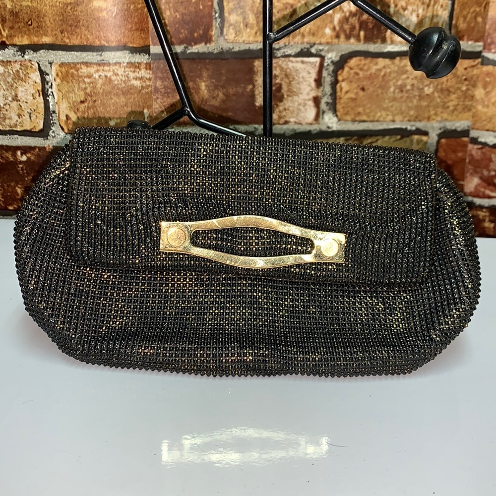 Vintage Whiting and Davis mesh ball clutch purse